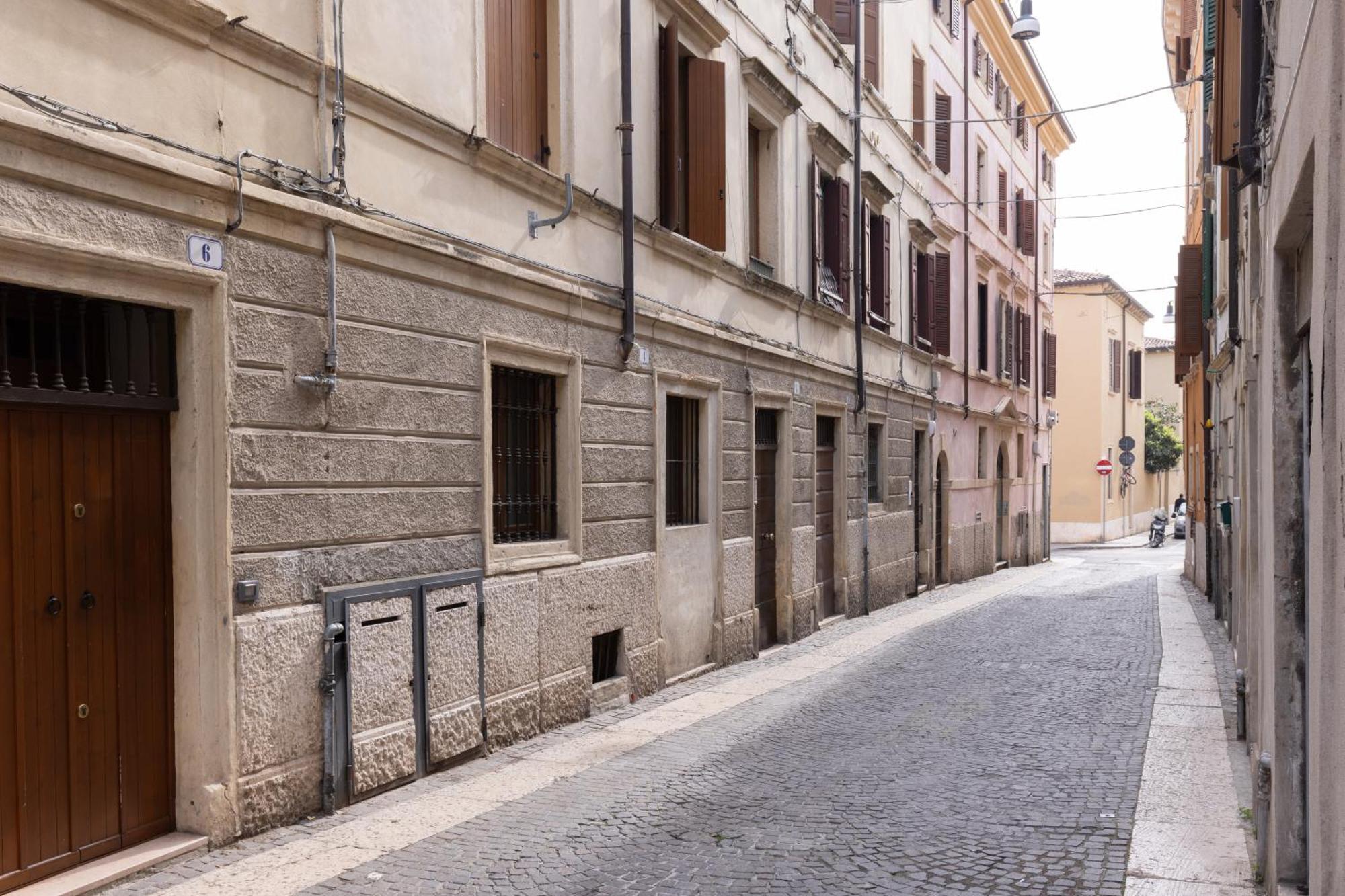 Anticavalle Intero Appartamento Verona Exterior photo